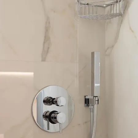 Ξενοδοχείο με διαμερίσματα Vespasiani 4*